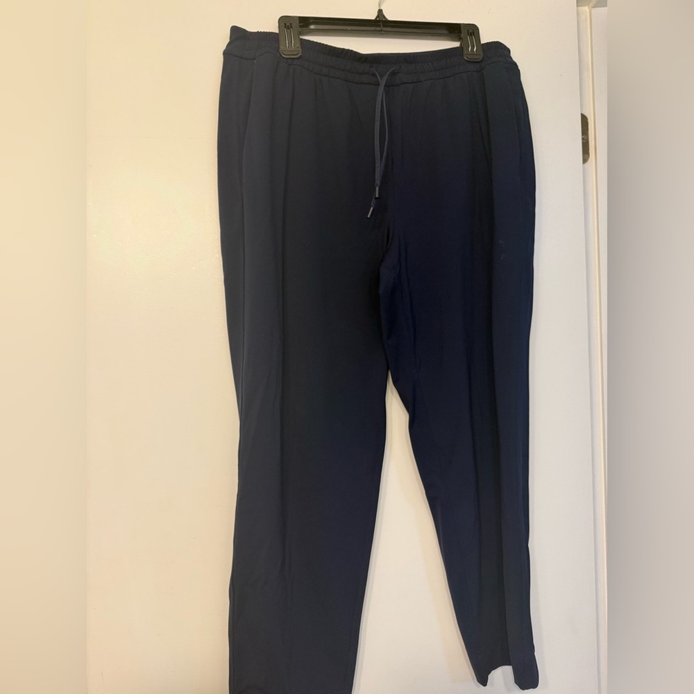 Lululemon Tapered Leg Mid-Rise Pant